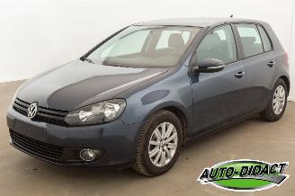 Schadeauto Volkswagen Golf 1.6 TDI BlueMotion Clima Navi 2012/6