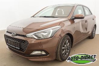 krockskadad bil auto Hyundai I-20 1.2 Airco 2017/10