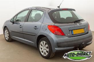 Peugeot 207 1.4-16V Airco Color-line picture 3