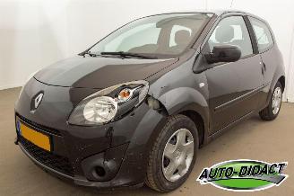 skadebil auto Renault Twingo 1.5 dCi Dynamique Airco 2011/6