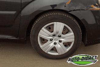 Toyota Verso 1.8 VVT-i Sol Clima picture 30