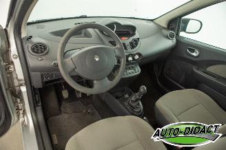 Renault Twingo 1.2-16V Airco Authentique picture 19