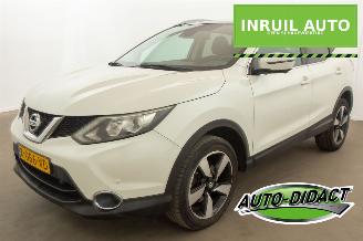 Vaurioauto  passenger cars Nissan Qashqai 1.6 Tekna Pano Navi Camera Clima 2015/12