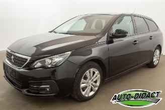 uszkodzony samochody osobowe Peugeot 308 1.2 PureTech Navi Pano Blue Lease Executive Id	174281 2018/11