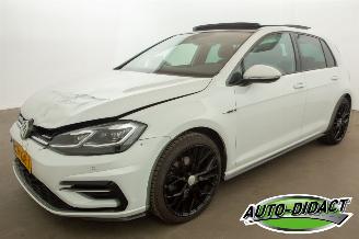 Voiture accidenté Volkswagen Golf 1.5 TSI Automaat Pano Digi Dash Navi Clima Business R Highline 2019/2