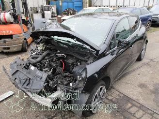 Vrakbiler auto Renault Clio Clio IV (5R) Hatchback 5-drs 0.9 Energy TCE 90 12V (H4B-400(H4B-A4)) [=
66kW]  (11-2012/08-2021) 2014