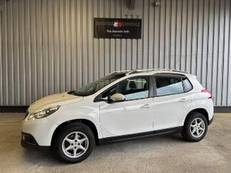 Voiture accidenté Peugeot 2008 Active Autom / Panorama / Navigation 2016/4