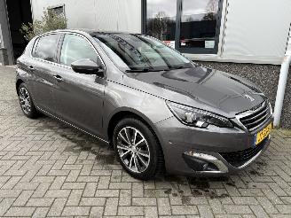 skadebil auto Peugeot 308 1.2 PureTech Allure 2016/6