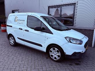 Ford Transit Courier Van 1.5 TDCI Trend Duratorq picture 3