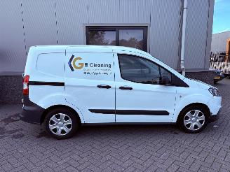 Ford Transit Courier Van 1.5 TDCI Trend Duratorq picture 4