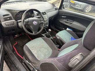 Fiat Grande Punto 1.4 16V Dynamic picture 16