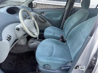 Toyota Yaris 1.3 16V VVT-i Sol Automaat picture 22