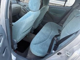 Toyota Yaris 1.3 16V VVT-i Sol Automaat picture 9