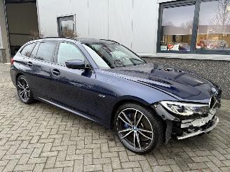 Damaged car BMW 3-serie 330e High Executive 2022/2