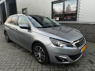 skadebil auto Peugeot 308 1.2 PureTech Allure Automaat 2017/4