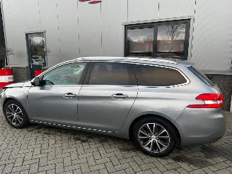 Peugeot 308 1.2 PureTech Allure Automaat picture 23