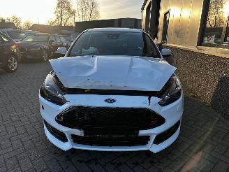 Ford Focus 2.0 ST 270pk picture 4