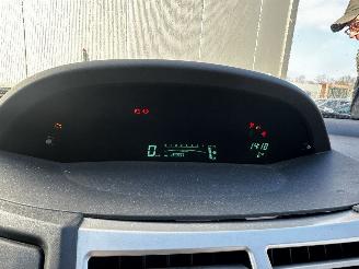 Toyota Yaris 1.0 VVTI Idols picture 26