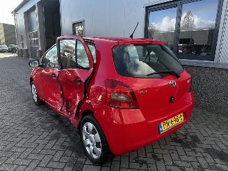 Toyota Yaris 1.0 VVTI Idols picture 13