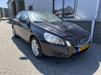 Voiture accidenté Volvo S-60 1.6 T4 Momentum 2011/1