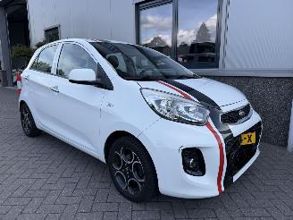 Auto incidentate Kia Picanto 1.2 CVVT DynamicLine 2015/11