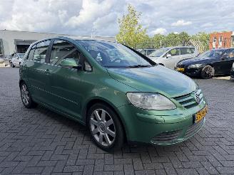 Vaurioauto  passenger cars Volkswagen Golf plus 2.0 TDI Sportline Business Automaat. 2007/4
