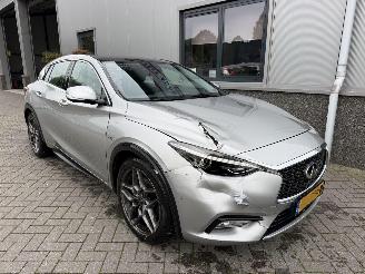 Coche accidentado Infiniti Q30 2.2d Premium Tech Automaat PH-899-H. 2016/4