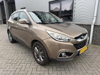 krockskadad bil auto Hyundai Ix35 1.6 GDI i-Vision. J-496-XJ 2015/6