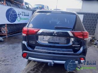 rozbiórka samochody osobowe Mitsubishi Outlander Outlander (GF/GG), SUV, 2012 / 2022 2.0 16V 4x2 2015/10