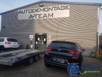 Coche siniestrado Hyundai I-30 i30 (PDEB5/PDEBB/PDEBD/PDEBE), Hatchback, 2016 1.4 T-GDI 16V 2017/6