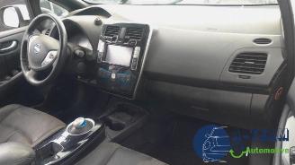 Nissan Leaf Leaf (ZE0), Hatchback, 2010 / 2017 Leaf picture 17