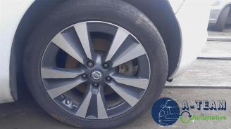 Nissan Leaf Leaf (ZE0), Hatchback, 2010 / 2017 Leaf picture 26