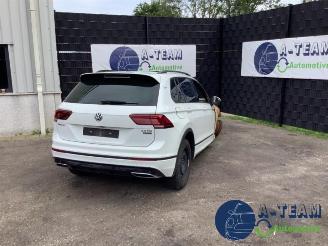 Coche siniestrado Volkswagen Tiguan Tiguan (AD1), SUV, 2016 / 2024 2.0 TSI 16V 4Motion 2017/11