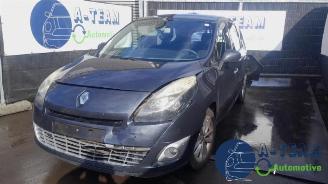 Vrakbiler auto Renault Grand-scenic Grand Scenic III (JZ), MPV, 2009 / 2016 2.0 16V CVT 2010/1