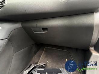 Peugeot 308 308 SW (L4/L9/LC/LJ/LR), Combi 5-drs, 2014 / 2021 1.2 12V e-THP PureTech 110 picture 14