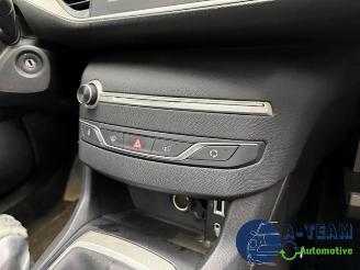 Peugeot 308 308 SW (L4/L9/LC/LJ/LR), Combi 5-drs, 2014 / 2021 1.2 12V e-THP PureTech 110 picture 13