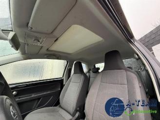 Volkswagen Up! Up! (121), Hatchback, 2011 1.0 12V 75 picture 23