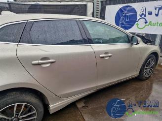 Volvo V-40 V40 (MV), Hatchback 5-drs, 2012 / 2019 1.5 T2 16V Geartronic picture 9