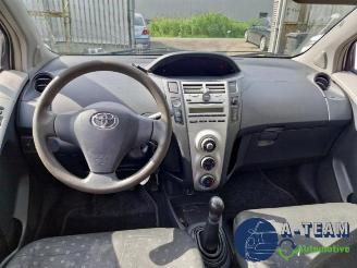 Toyota Yaris Yaris II (P9), Hatchback, 2005 / 2014 1.3 16V VVT-i picture 22