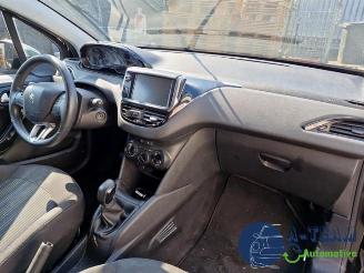 Peugeot 208 208 I (CA/CC/CK/CL), Hatchback, 2012 / 2019 1.2 Vti 12V PureTech 82 picture 22