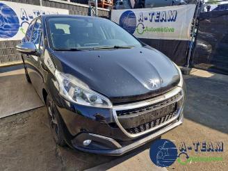 Vrakbiler auto Peugeot 208 208 I (CA/CC/CK/CL), Hatchback, 2012 / 2019 1.2 Vti 12V PureTech 82 2015/12