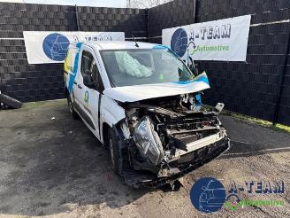 Vaurioauto  passenger cars Peugeot Partner Partner (EA//EF/EN/EU), Van, 2018 1.5 BlueHDi 100 2021/8