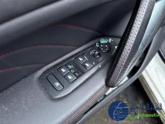 Peugeot 308 308 (L3/L8/LB/LH/LP), Hatchback 5-drs, 2013 / 2021 1.2 12V e-THP PureTech 130 picture 21