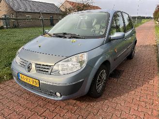 Schadeauto Renault Scenic 1.6 automaat 2005/7