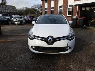 Dezmembrări autoturisme Renault Clio Clio IV (5R), Hatchback 5-drs, 2012 / 2021 0.9 Energy TCE 90 12V 2015/3