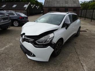 Dezmembrări autoturisme Renault Clio Clio IV Estate/Grandtour (7R), Combi 5-drs, 2012 / 2021 0.9 Energy TCE 12V 2015/1