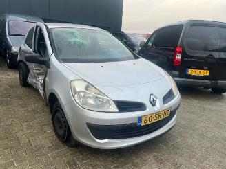 Uttjänta bilar auto Renault Clio 1.2 16v 2006/3