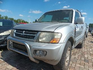 Vaurioauto  passenger cars Mitsubishi Pajero Pajero/Shogun Canvas Top (V6/7) Terreinwagen 3.2 DI-D 16V (4M41) [118k=
W]  (10-2001/12-2006) 2002/8