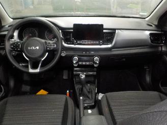 Kia Stonic Stonic (YB) SUV 1.0i T-GDi 12V Eco-Dynamics+ (G3LF) [74kW]  (01-2021/.=
=2E.) picture 5