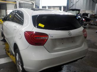 Mercedes A-klasse A (W176) Hatchback 1.6 A-180 16V (M270.910) [90kW]  (09-2012/05-2018) picture 4